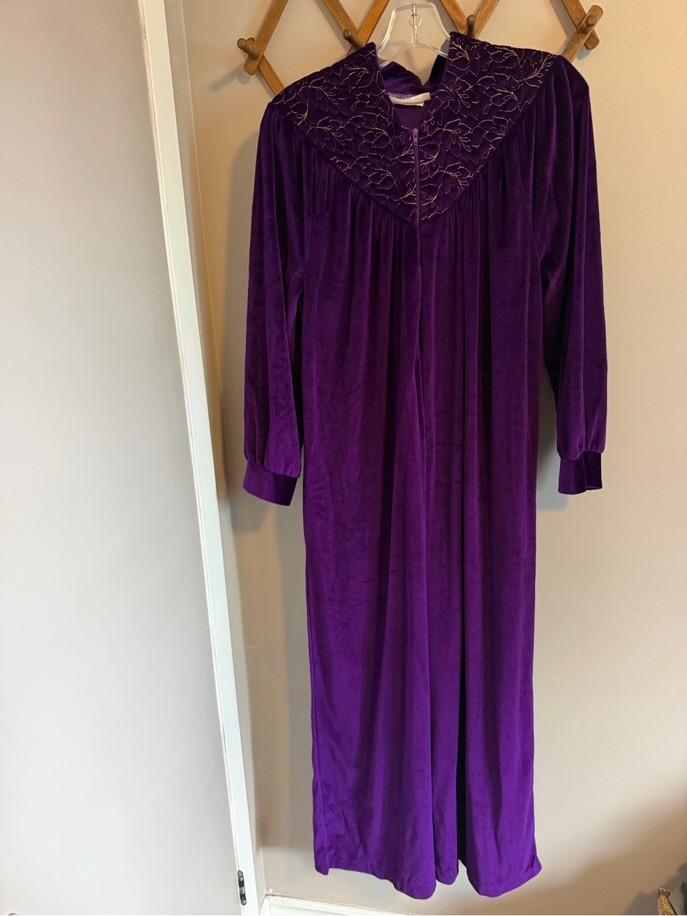 Vintage Fabulous Purple Velour Gold Embroidered Robe Maxi M
